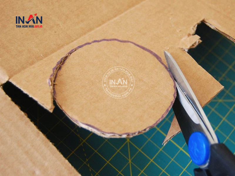 Cach-lam-hop-but-bang-giay-tan-hoa-mai-16